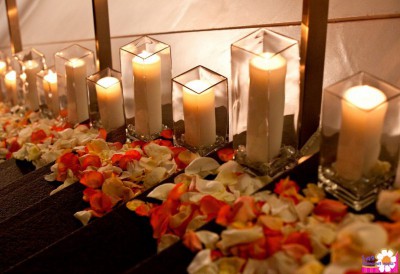 Фрагмент оформления лестницы - Доставка цветов в Екатеринбурге