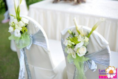 Элемент цветочного оформления  кресел для молодоженов - Доставка цветов в Екатеринбурге