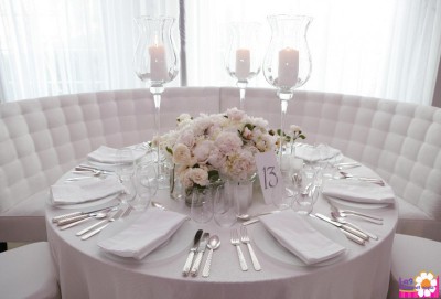 Нежная  цветочная композиция на стол - Доставка цветов в Екатеринбурге