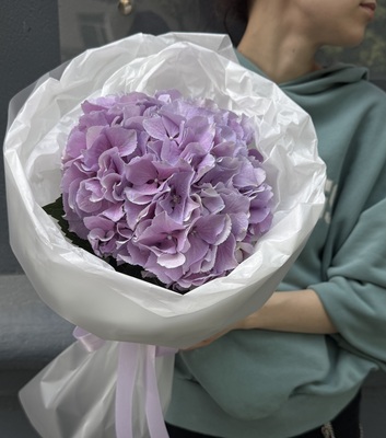 Гортензия в оформлении  - Доставка цветов в Екатеринбурге