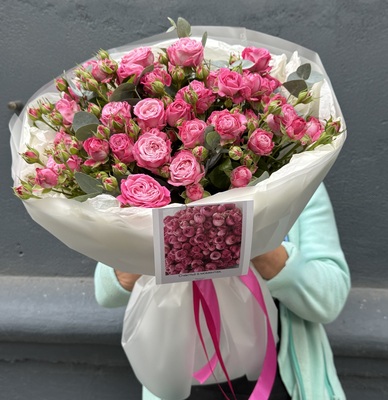 Моно из 11 пионовидных роз с эвкалиптом 🌿 - Доставка цветов в Екатеринбурге