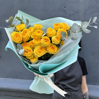 Кустовая пионовидная роза 💛 - Доставка цветов в Екатеринбурге