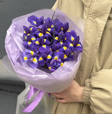 Моно из ирисов  - Доставка цветов в Екатеринбурге